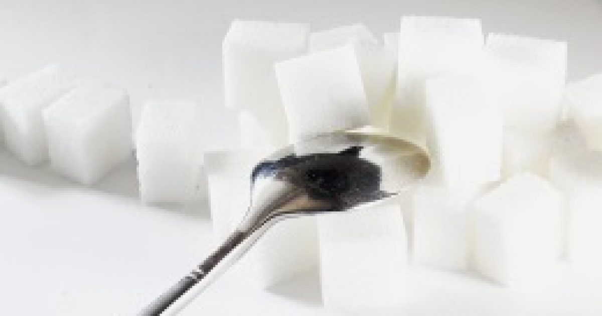 Gyerekeknek legfeljebb napi hat teáskanálnyi cukor!
