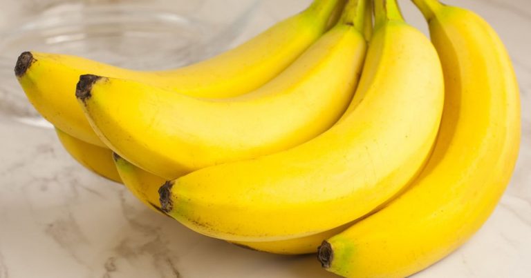Miért görbe a banán?